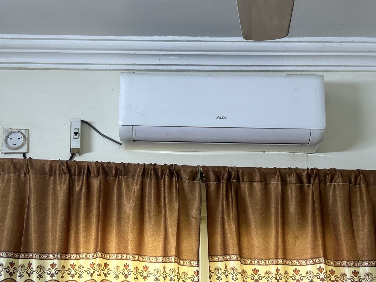 Climatiseur AUX 1,5 CV en excellent état