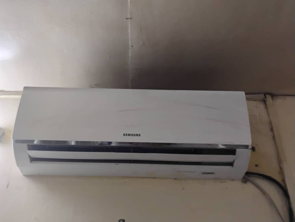 Climatiseur split mural Samsung en bon état