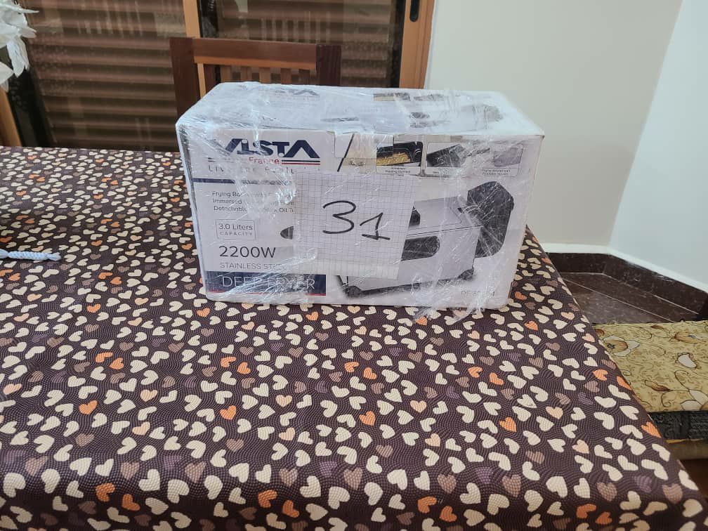 Friteuse pratique et facile à utiliser en bon état