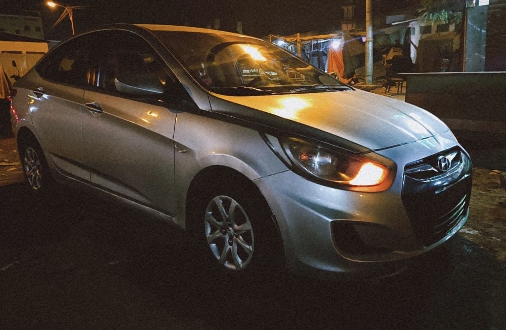 Hyundai Accent 2015 diesel, boîte automatique, climatisation