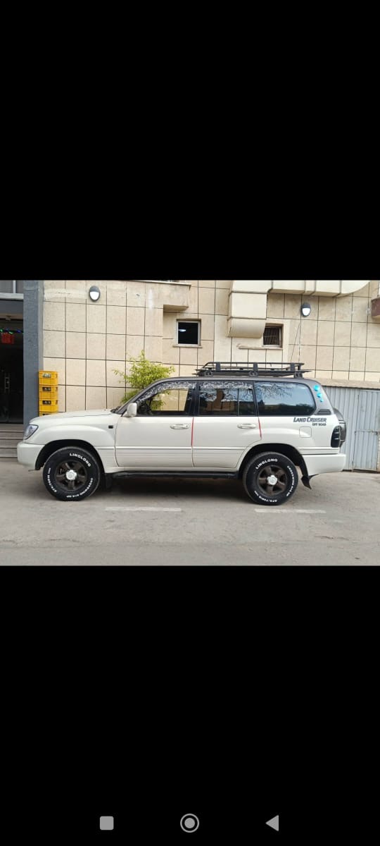 Toyota Land Cruiser 1999, automatique, climatisation en parfait état