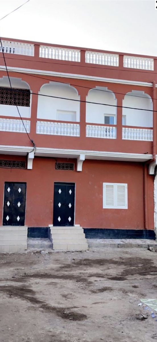 Appartement F4 avec terrasse au 2e étage à Cheikh Moussa