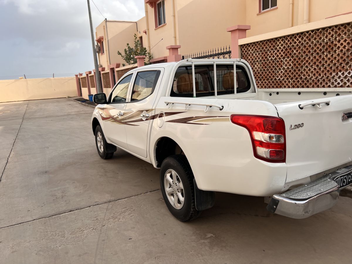 Mitsubishi L200 pickup en location pour 2 semaines minimum