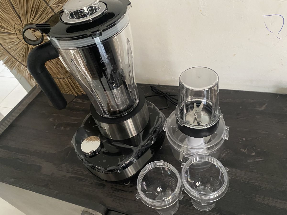 Blender neuf performant avec accessoires complets