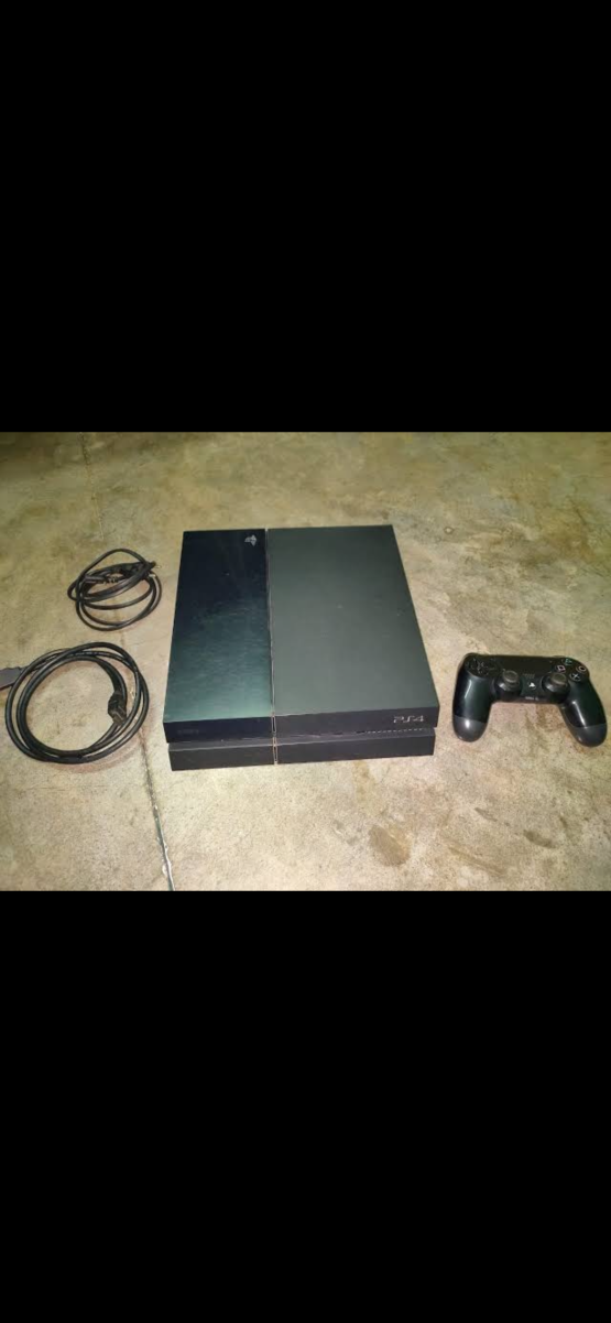 PlayStation 4 en bon état, console de jeu fiable