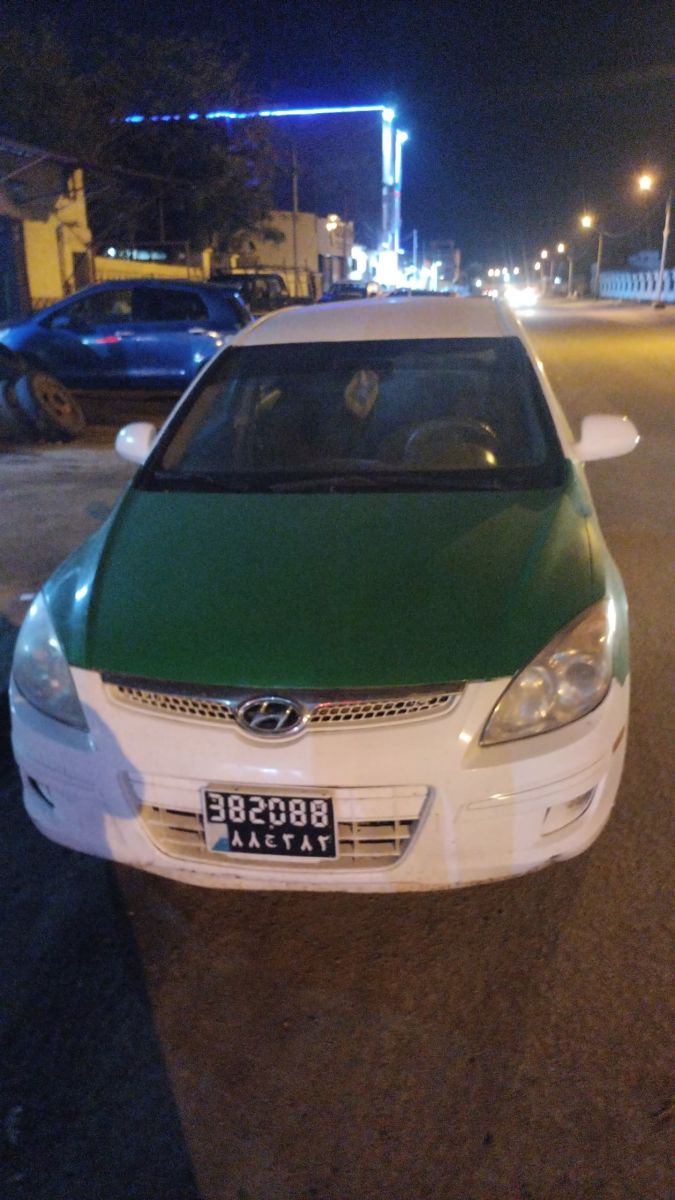 Taxi professionnel en service, prix négociable