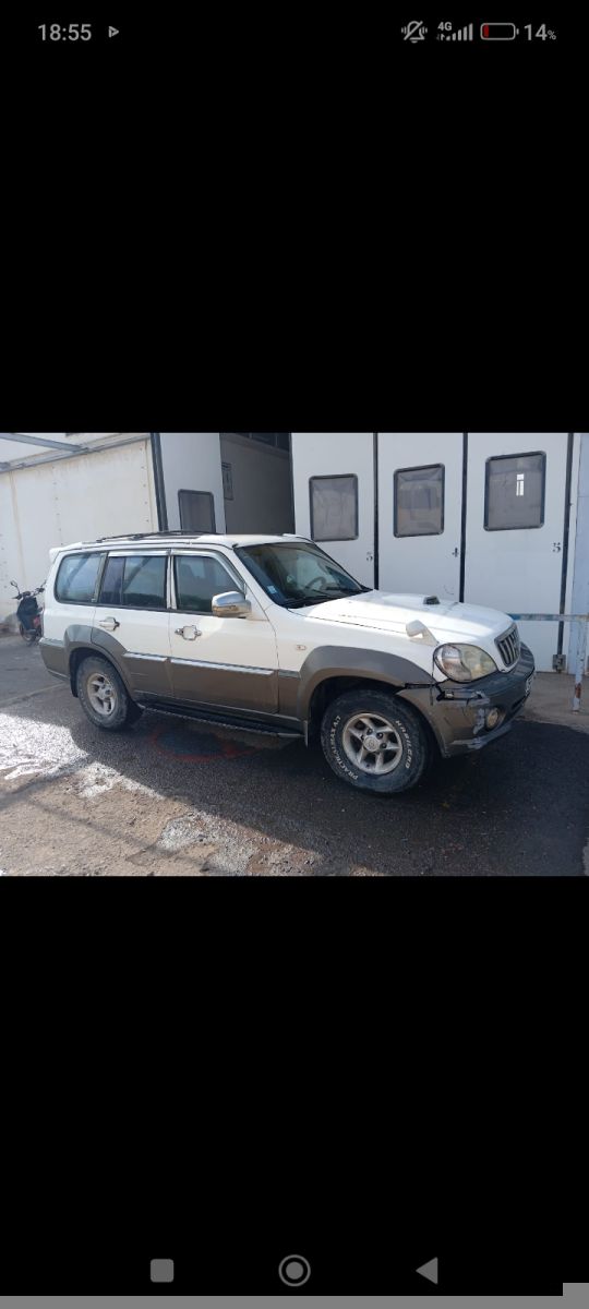 Hyundai Terracan 250 JX 4x4, boîte manuelle, clim fonctionnelle