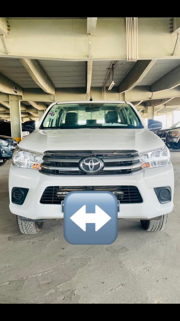 Toyota Hilux 2022 diesel manuel full options en excellent état