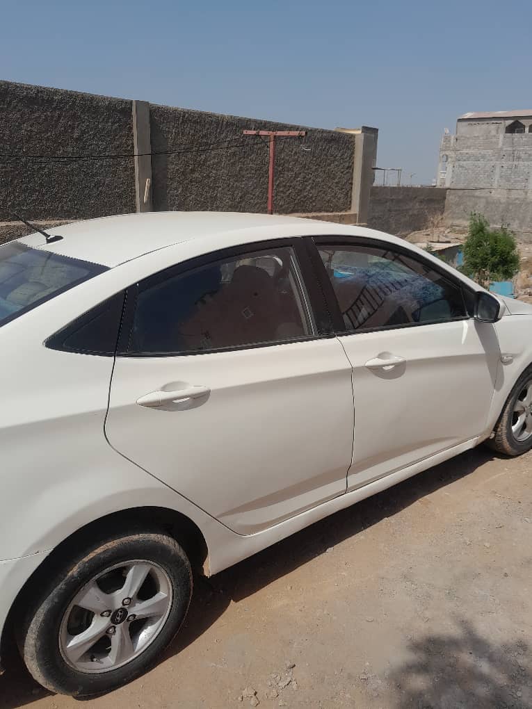 Hyundai Accent 2016, diesel, boîte automatique, clim fonctionnelle