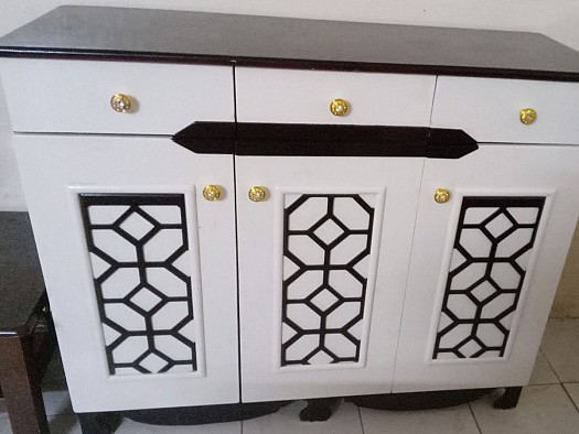 Armoire buffet en bois design moderne géométrique noir et blanc