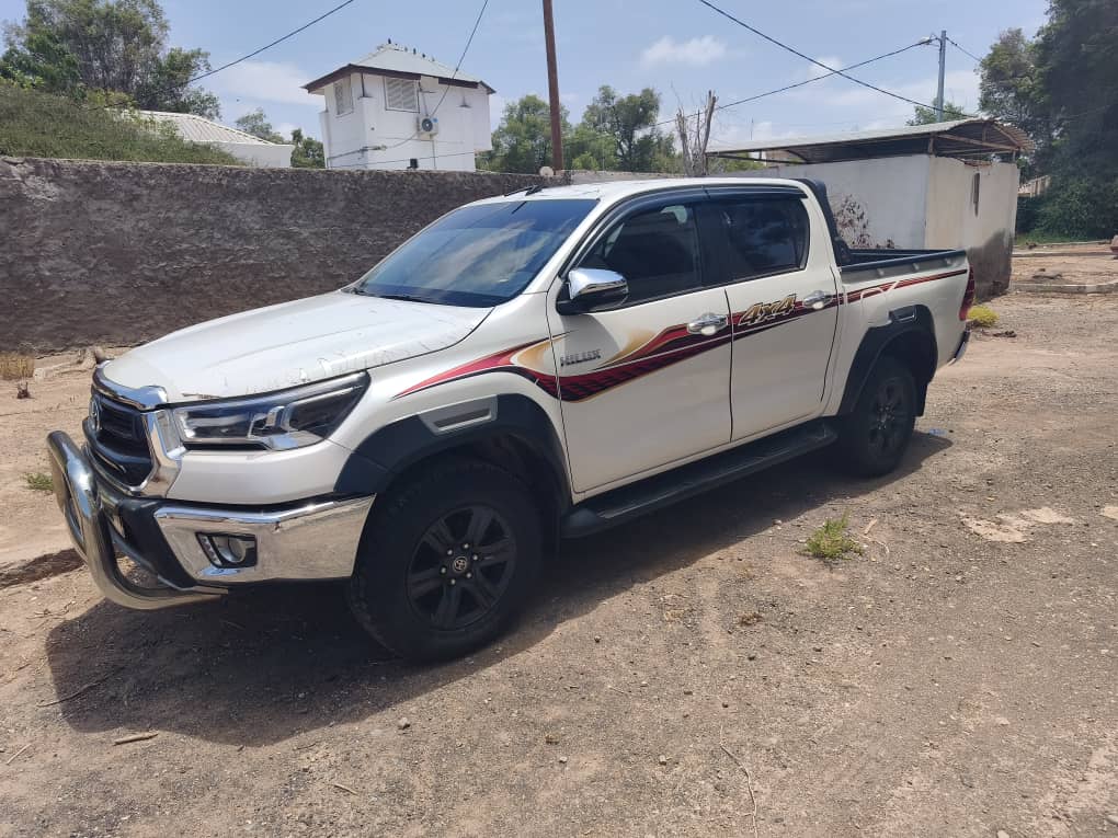 Toyota Hilux 2023 diesel en excellent état