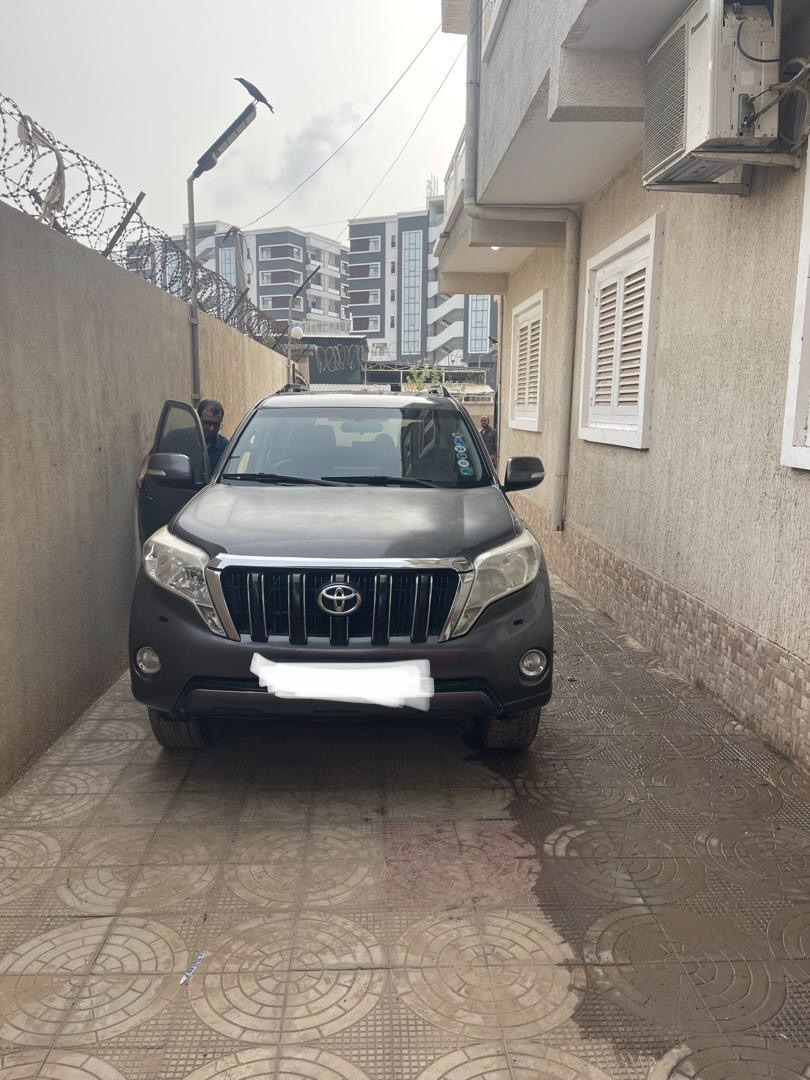 Toyota Land Cruiser Prado 2016, boîte manuelle, excellent état
