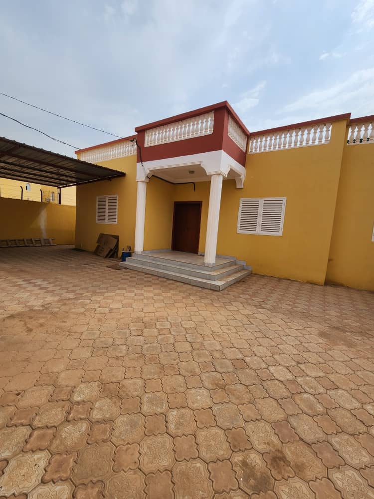 Villa neuve F4 350m2 double façade à Cité Nagad