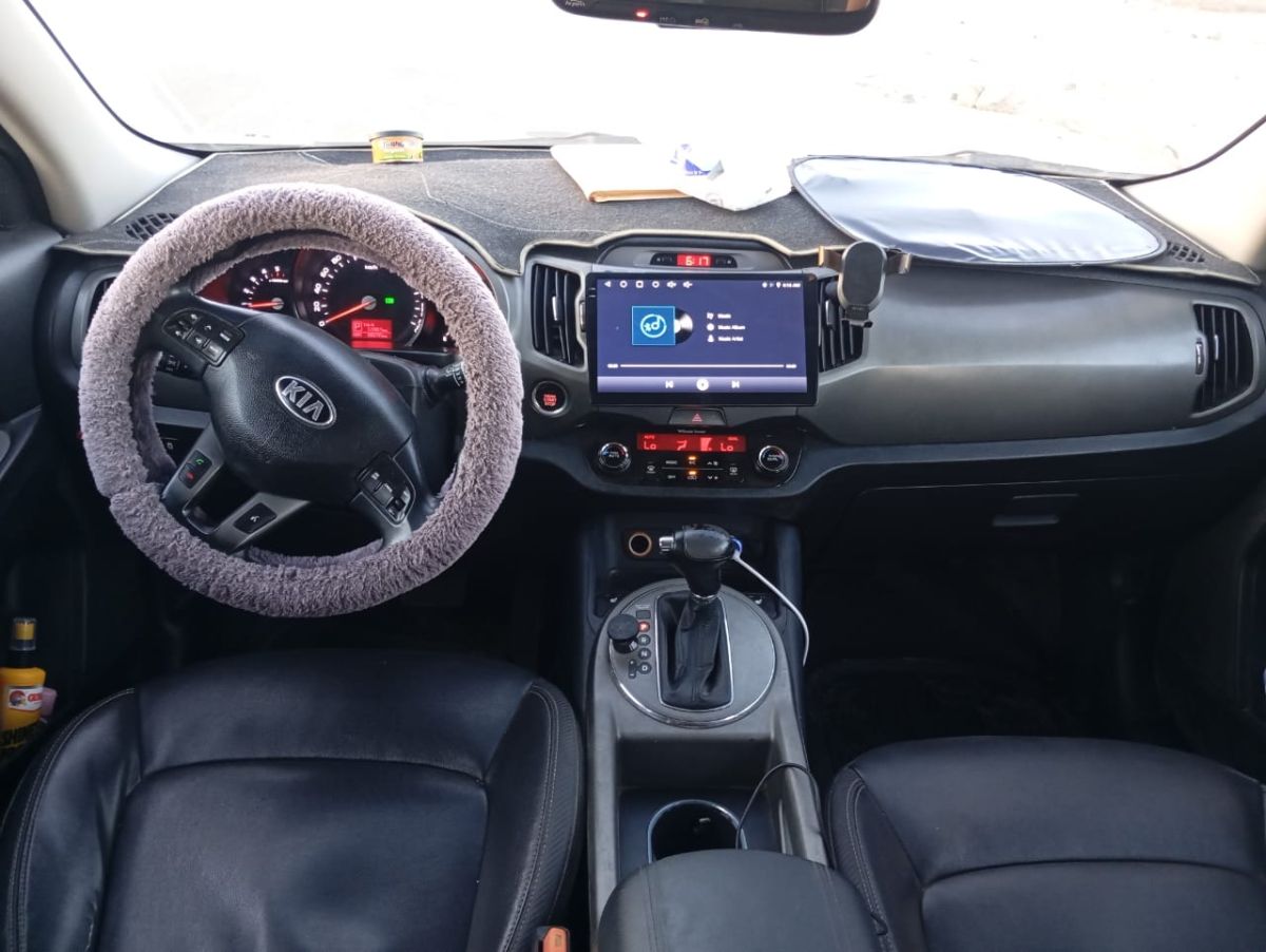 Kia Sportage SUV, modèle récent, bon état général
