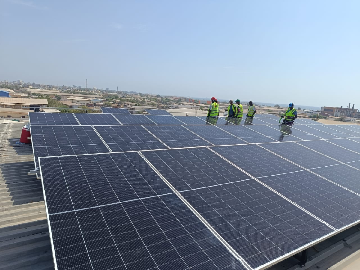 Installation solaire clé en main avec équipements RestarSolar, Longi, Deye