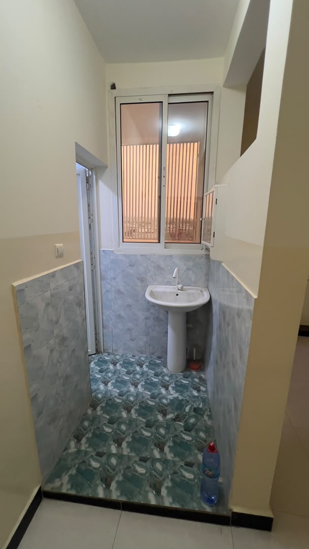 Appartement F4 spacieux avec cuisine équipée à Cité Luxembourg Balbala