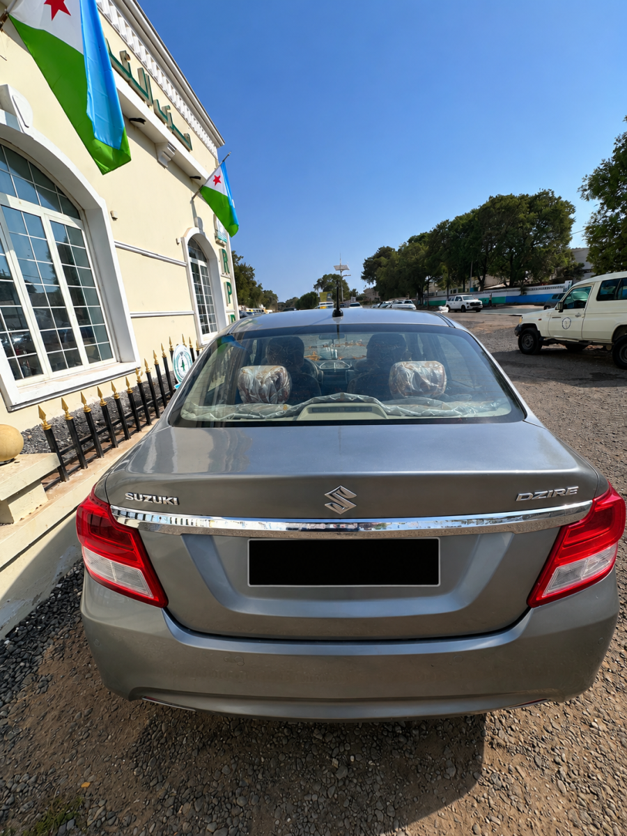Suzuki Dzire 2023, essence, boîte automatique, en très bon état
