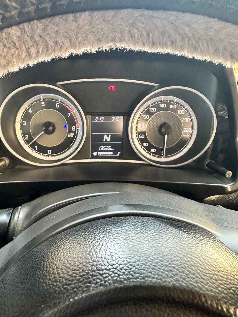 Suzuki Dzire 2023, essence, boîte automatique, en très bon état