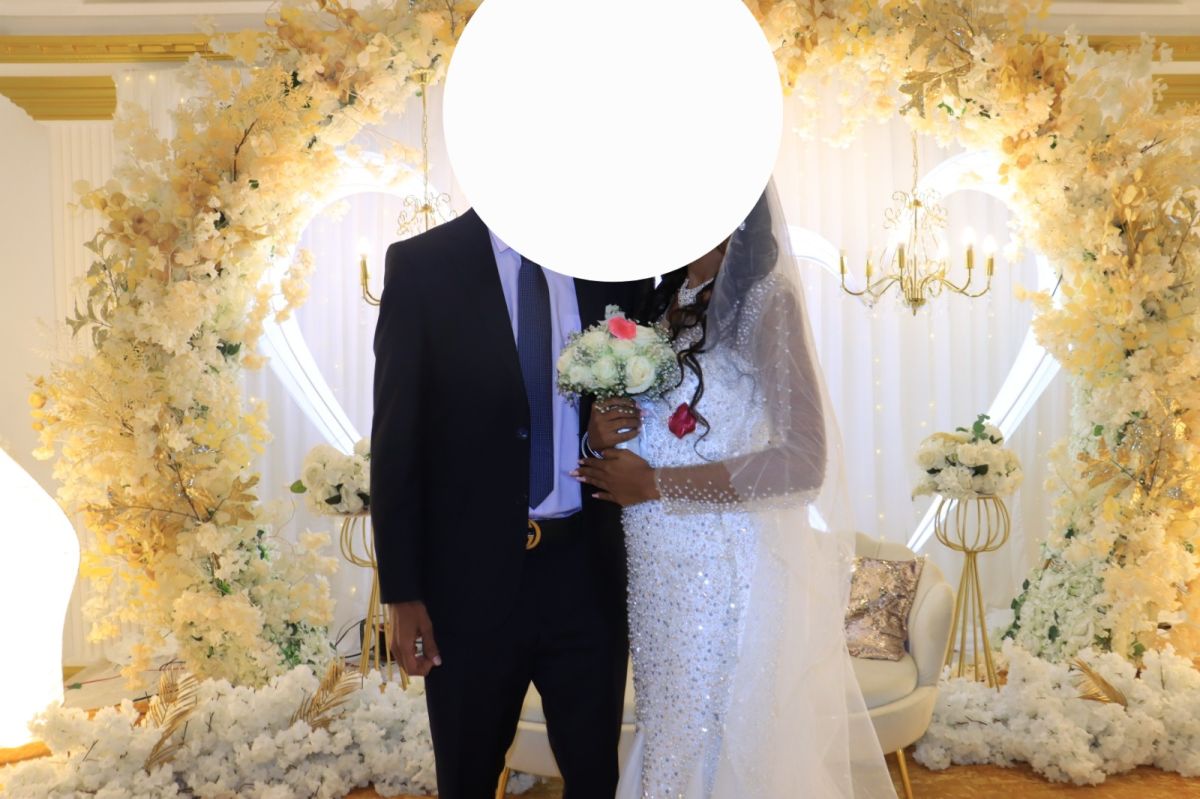 Robe de mariée exclusive importée de Dubaï, élégante et perlée