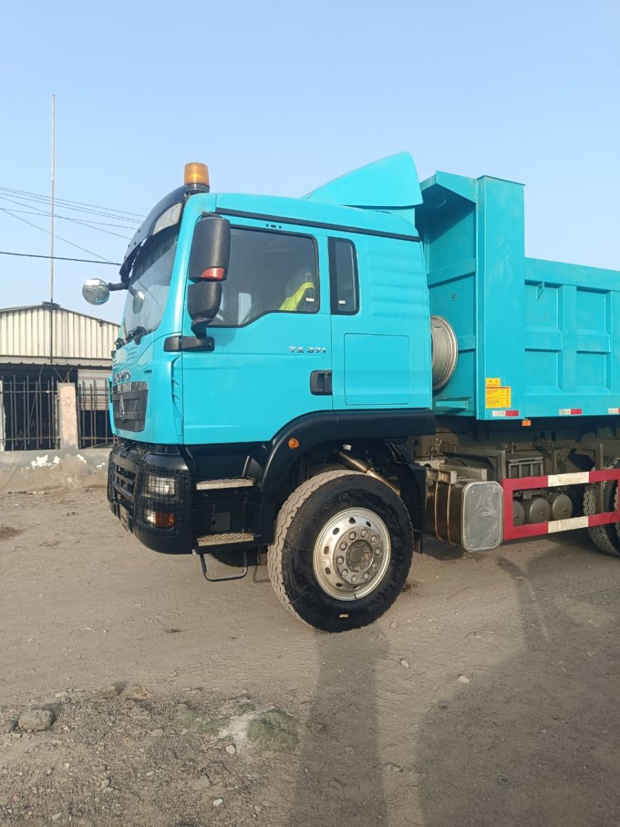 Howo TX371 camion-benne en excellent état