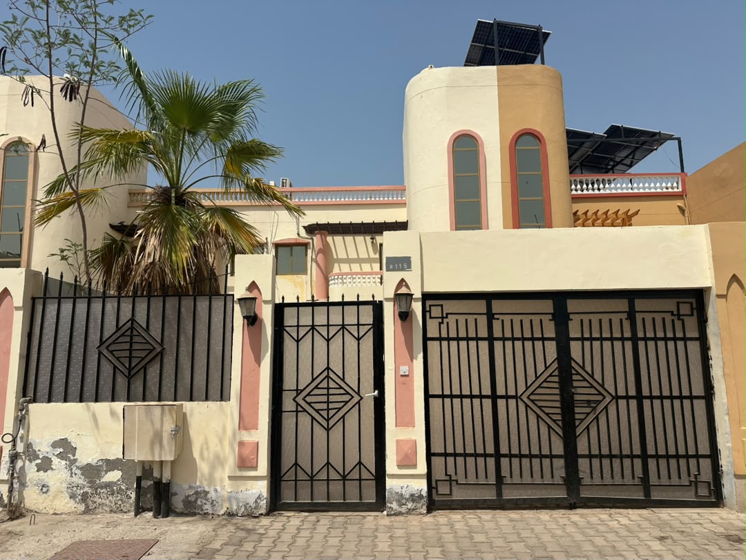 Villa moderne meublé 3 chambres avec jardin et parking à Lota Haramouse