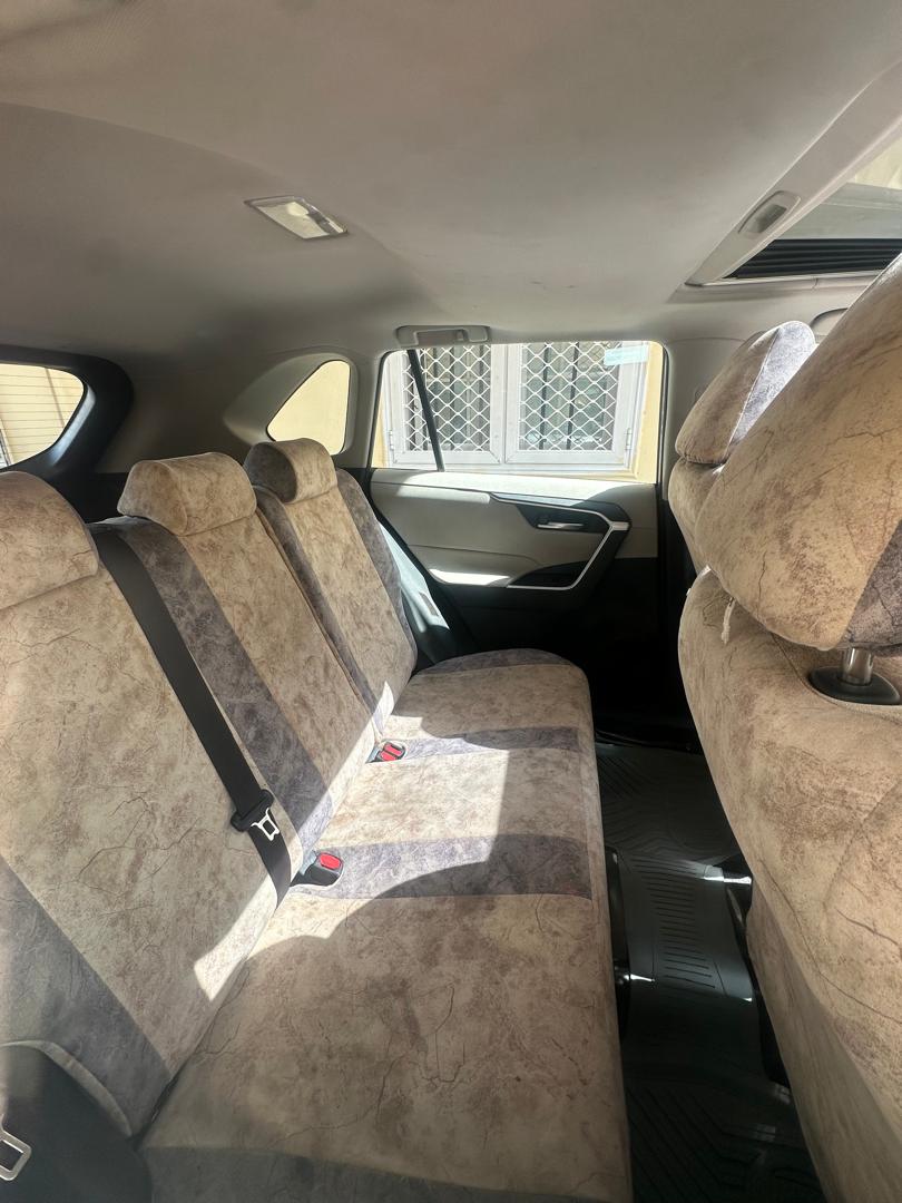 Toyota RAV4 2021, SUV fiable en très bon état
