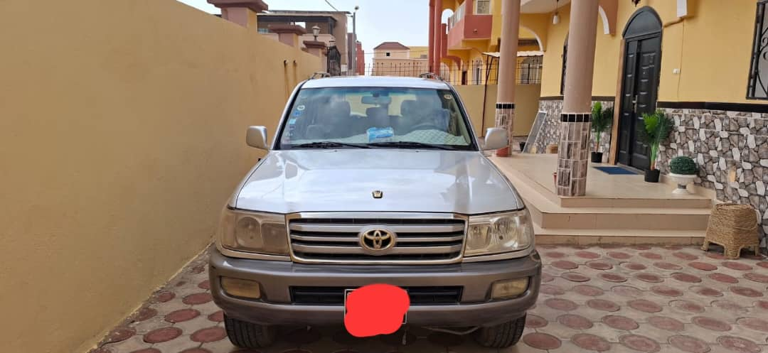 Toyota Land Cruiser 2010, manuel, en très bon état