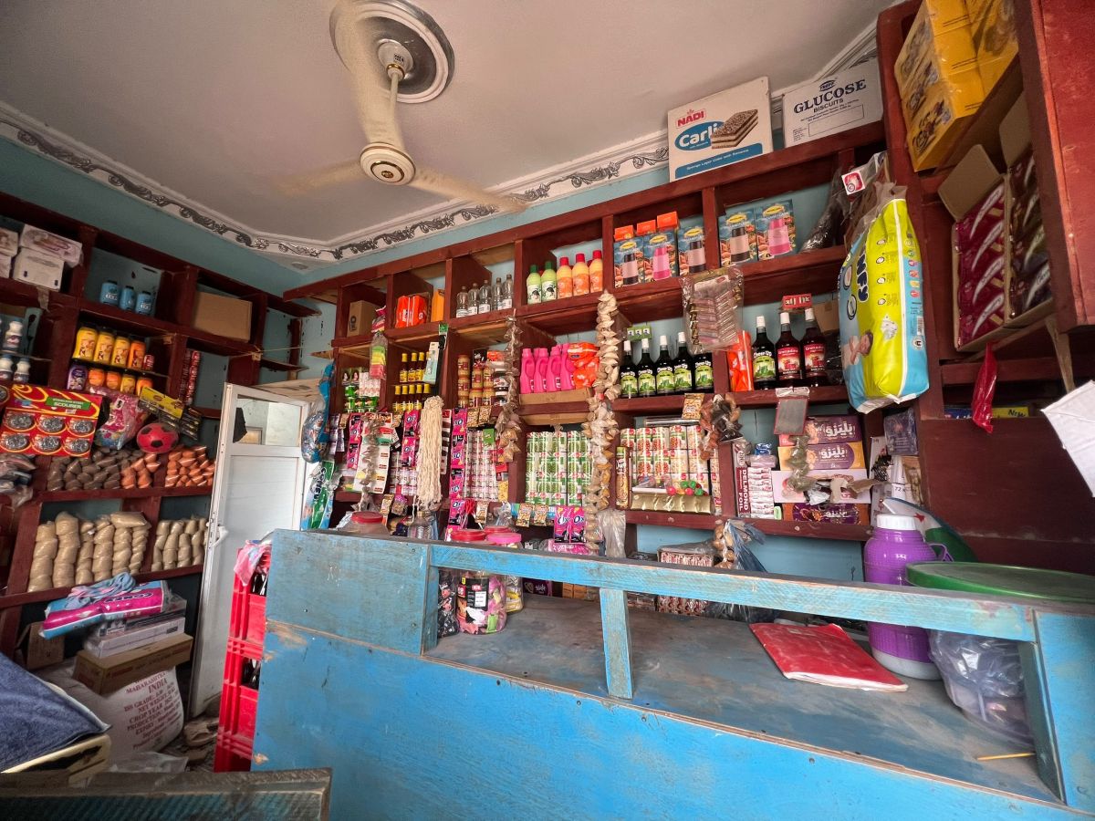 Boutique d\'alimentation équipée prête à exploiter à Balbala