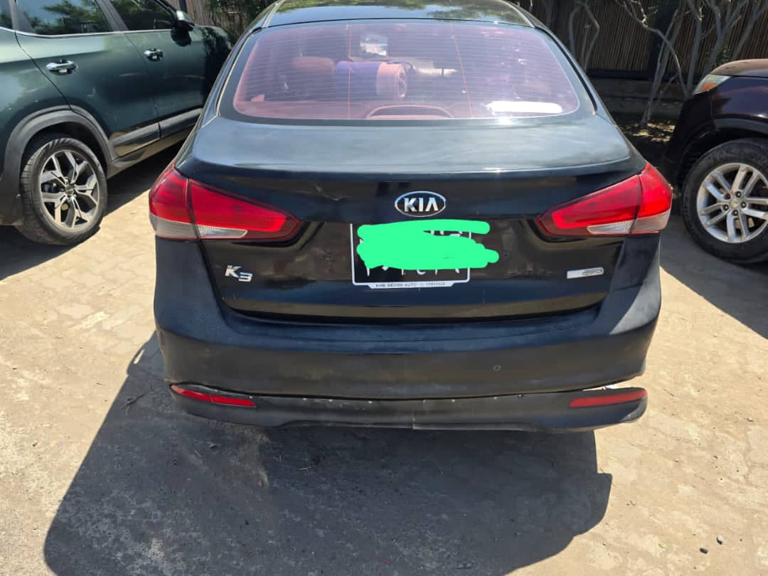 Kia essence en bon état à vendre