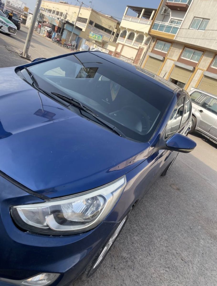 Hyundai Accent 2016, diesel, boîte automatique en bon état