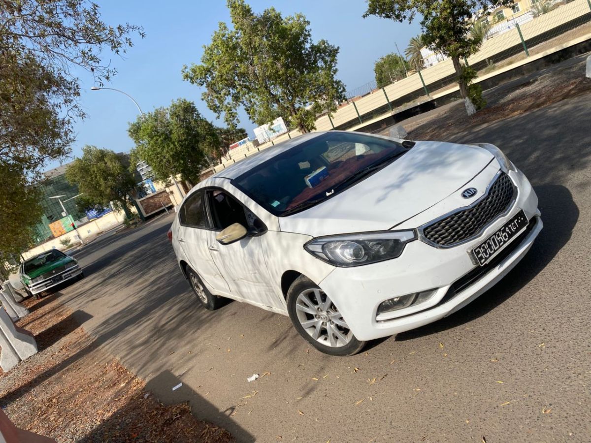 Kia K3 en très bon état, entretien armée française