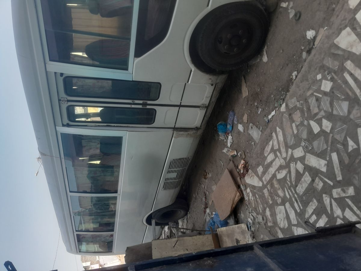 Bus Mitsubishi 30 places en excellent état