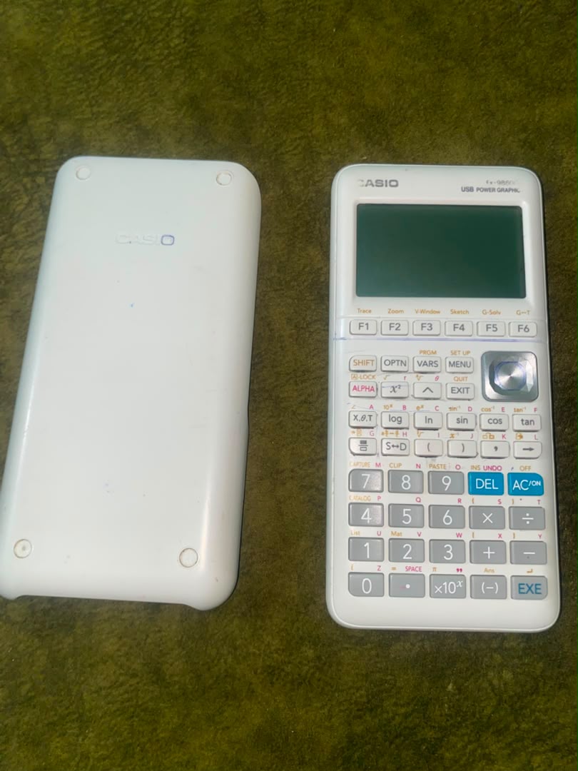Calculatrice graphique blanche