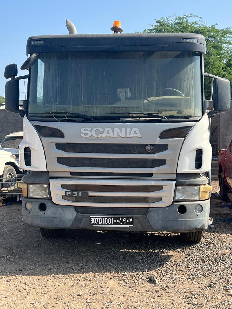 Camion Scania diesel 2023 boîte manuelle en excellent état