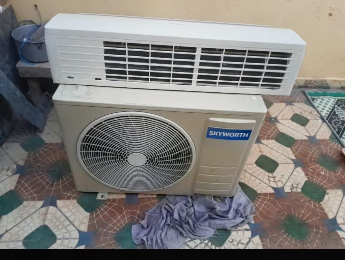 Climatiseur Skyworth 2 chevaux en état fonctionnel