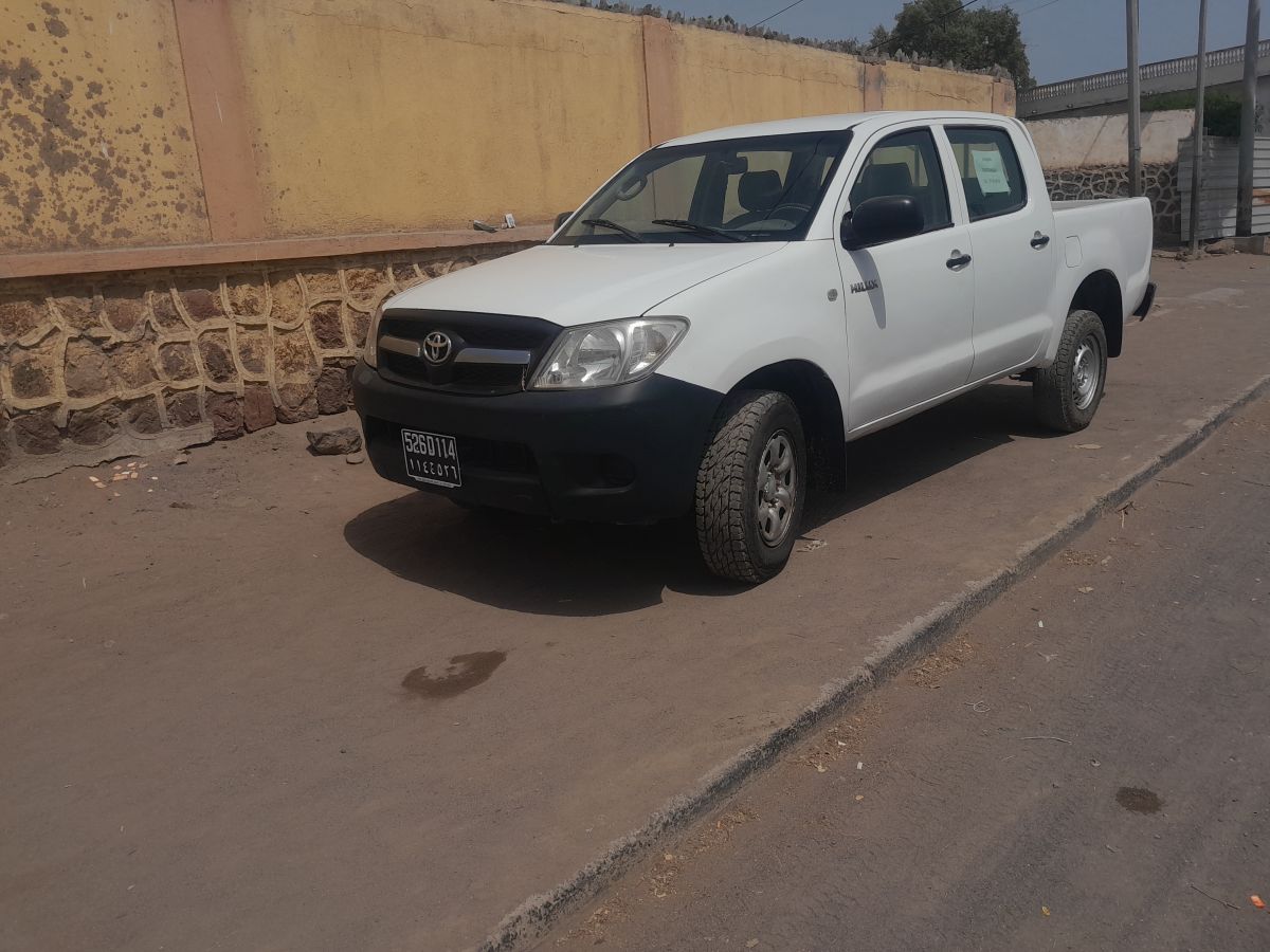 Toyota Hilux diesel 2016, boîte manuelle, excellent état