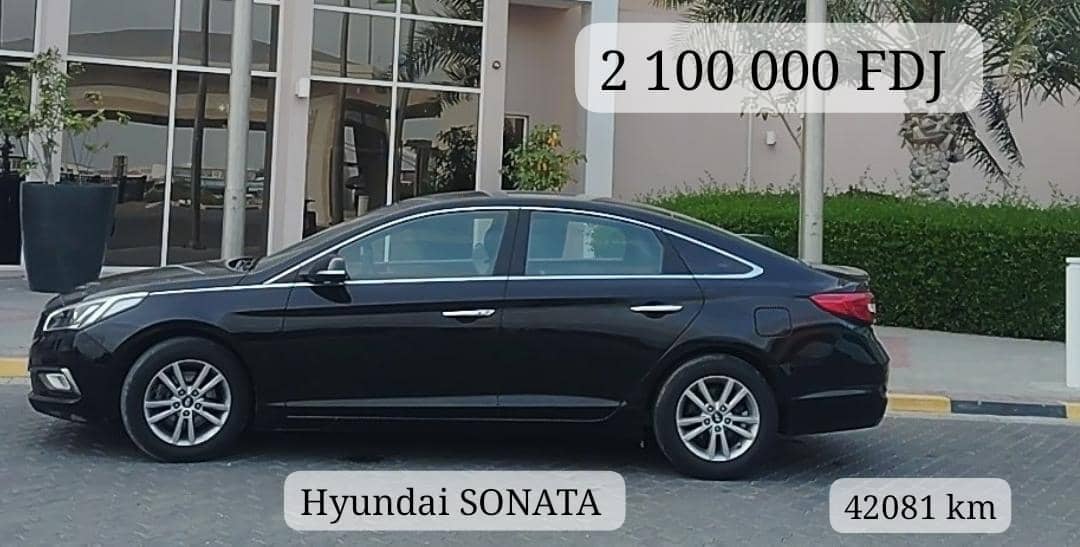 Hyundai Sonata noir, moteur Gasoil, année récente