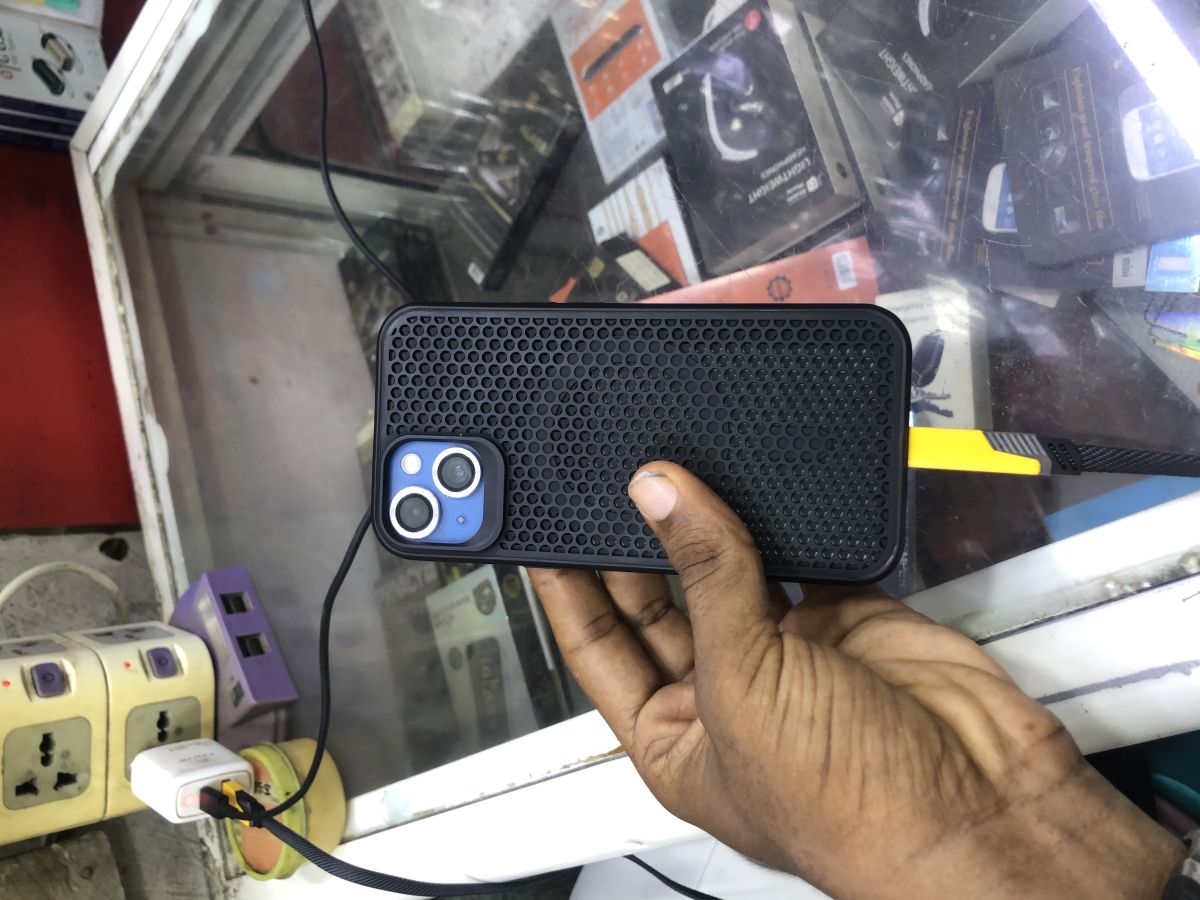 iPhone 13 à vendre batterie 100 %