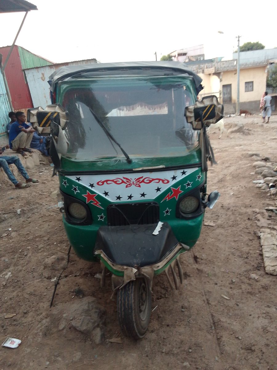 Mahindra Pajero en bon état, prêt à rouler