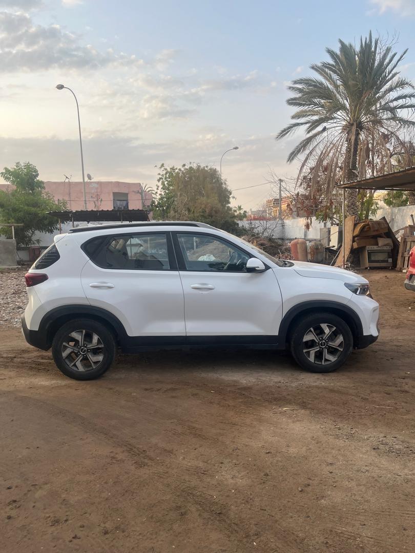 Kia Sonet 2024 essence 1.5L, manuel, full option neuf