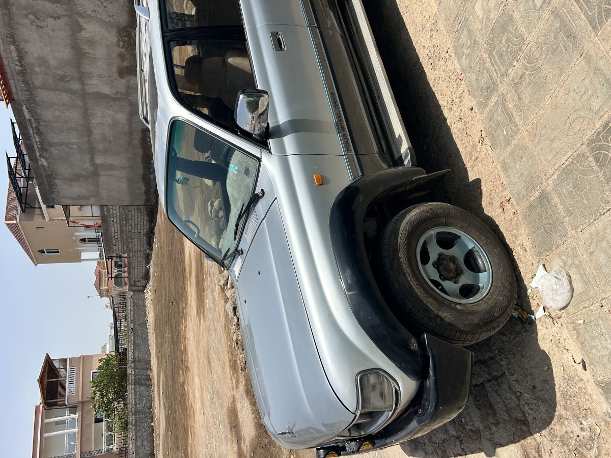 Toyota Land Cruiser diesel 7 places boîte automatique