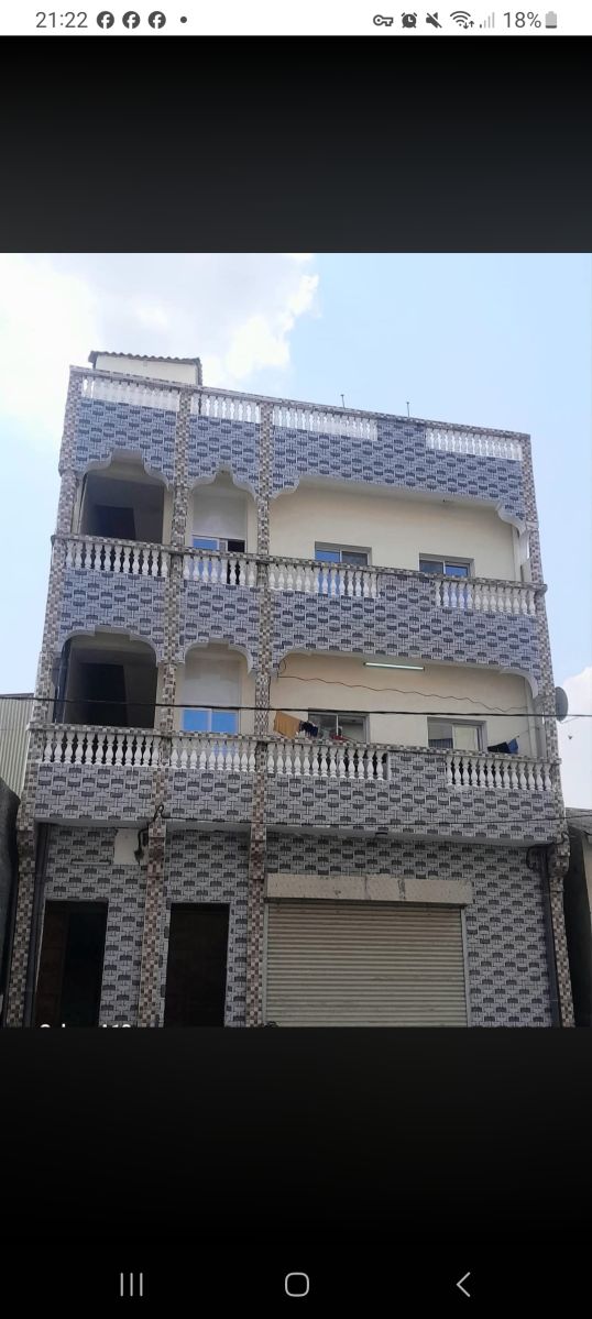 Appartement F4 spacieux avec balcon, face à Cité Hamdani