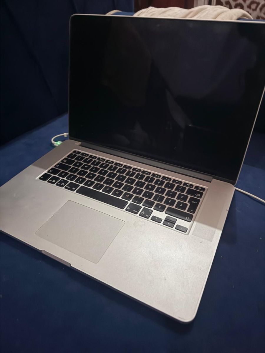 MacBook Pro 15,5 pouces 2015 en bon état