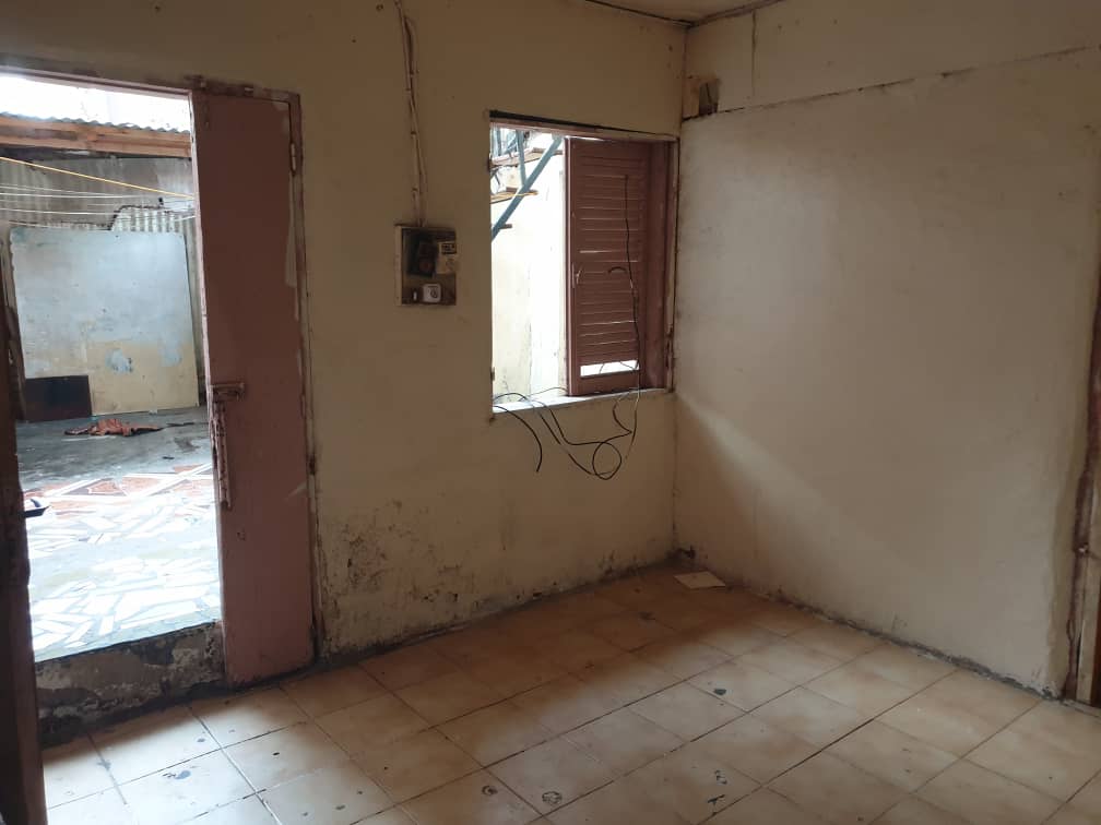 Maison 2 chambres avec cuisine et toilette à Quartier 3