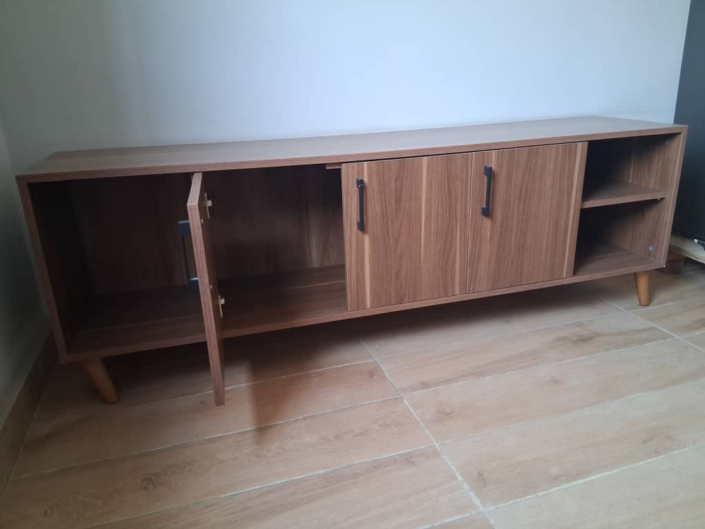 Meuble TV moderne en bois avec rangements