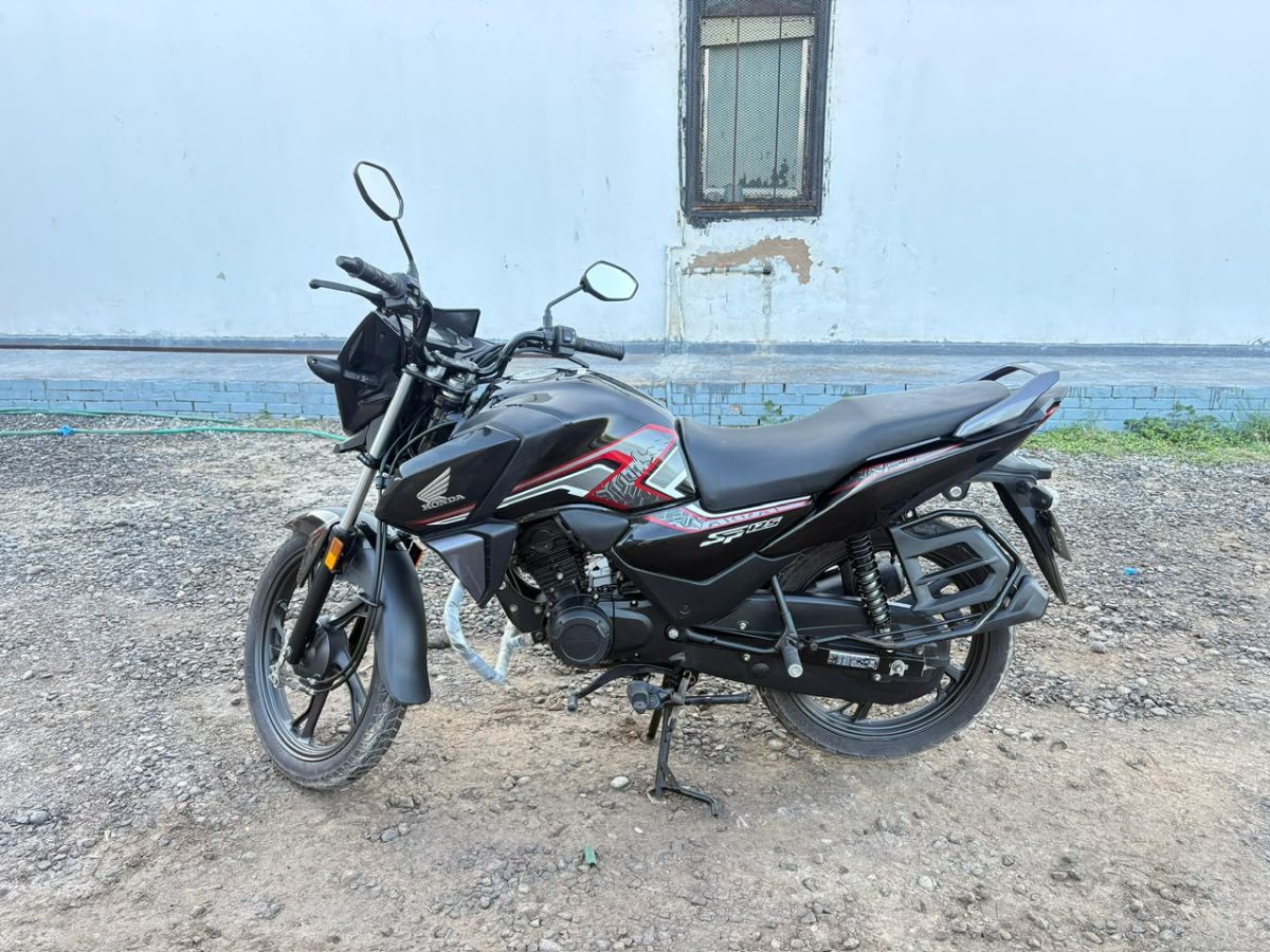 Moto Honda SP125 noir 2026, impeccable état