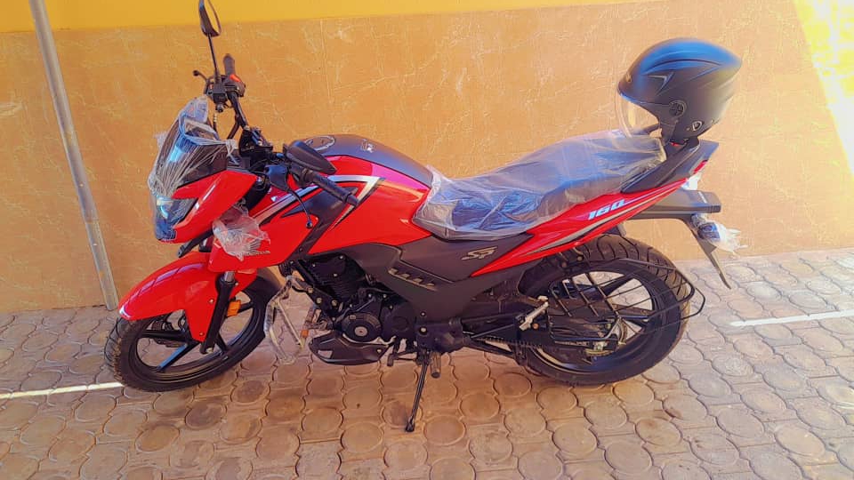 Moto Honda SP160 rouge 2026, 7500 km quasi neuve, impeccable état