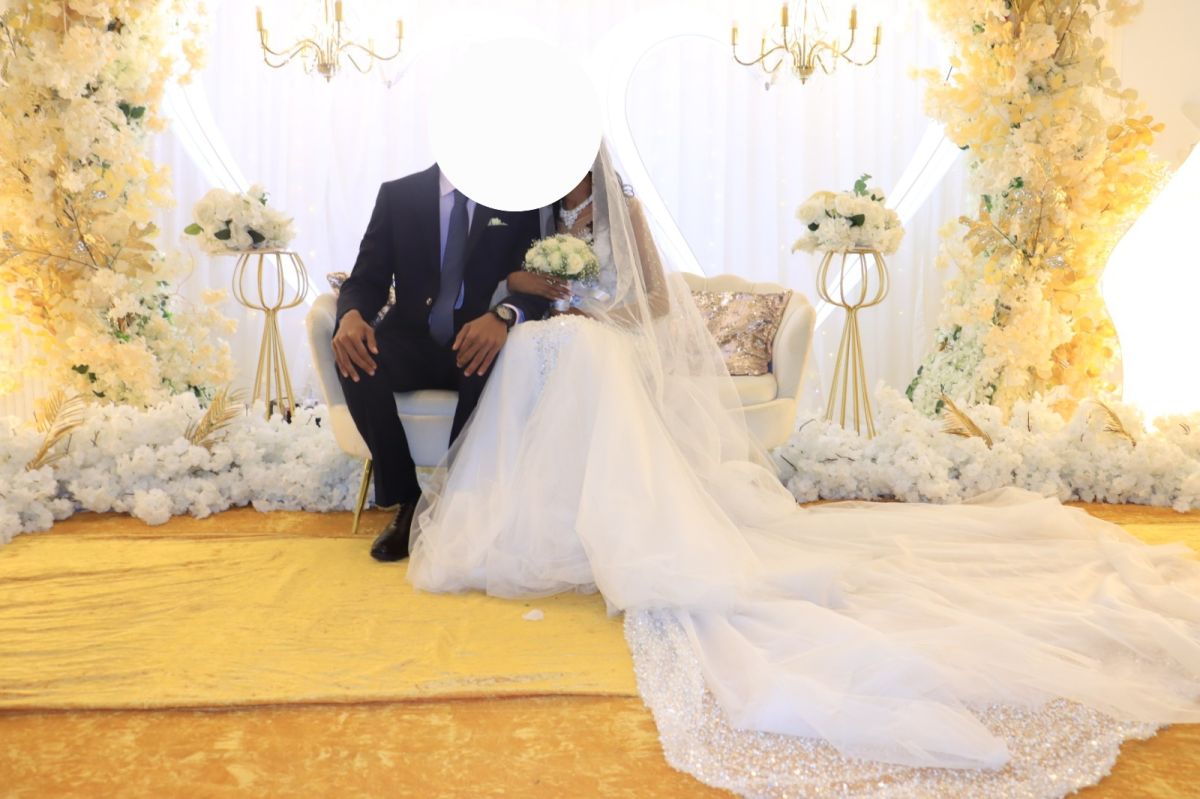 Robe de mariée exclusive importée de Dubaï, élégante et perlée
