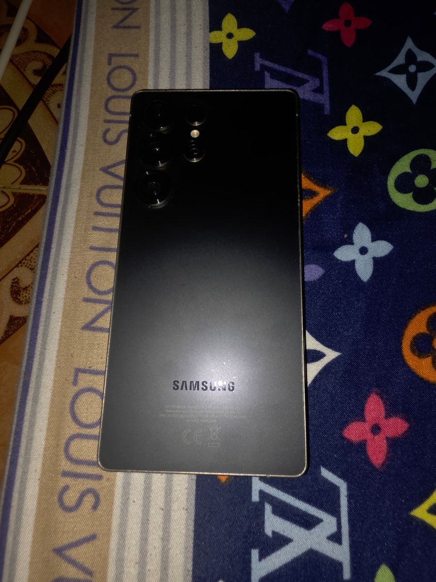Samsung Galaxy S25 Ultra smartphone récent en excellent état