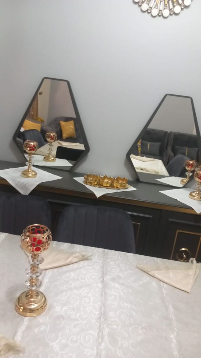 Salon complet avec table à manger en excellent état